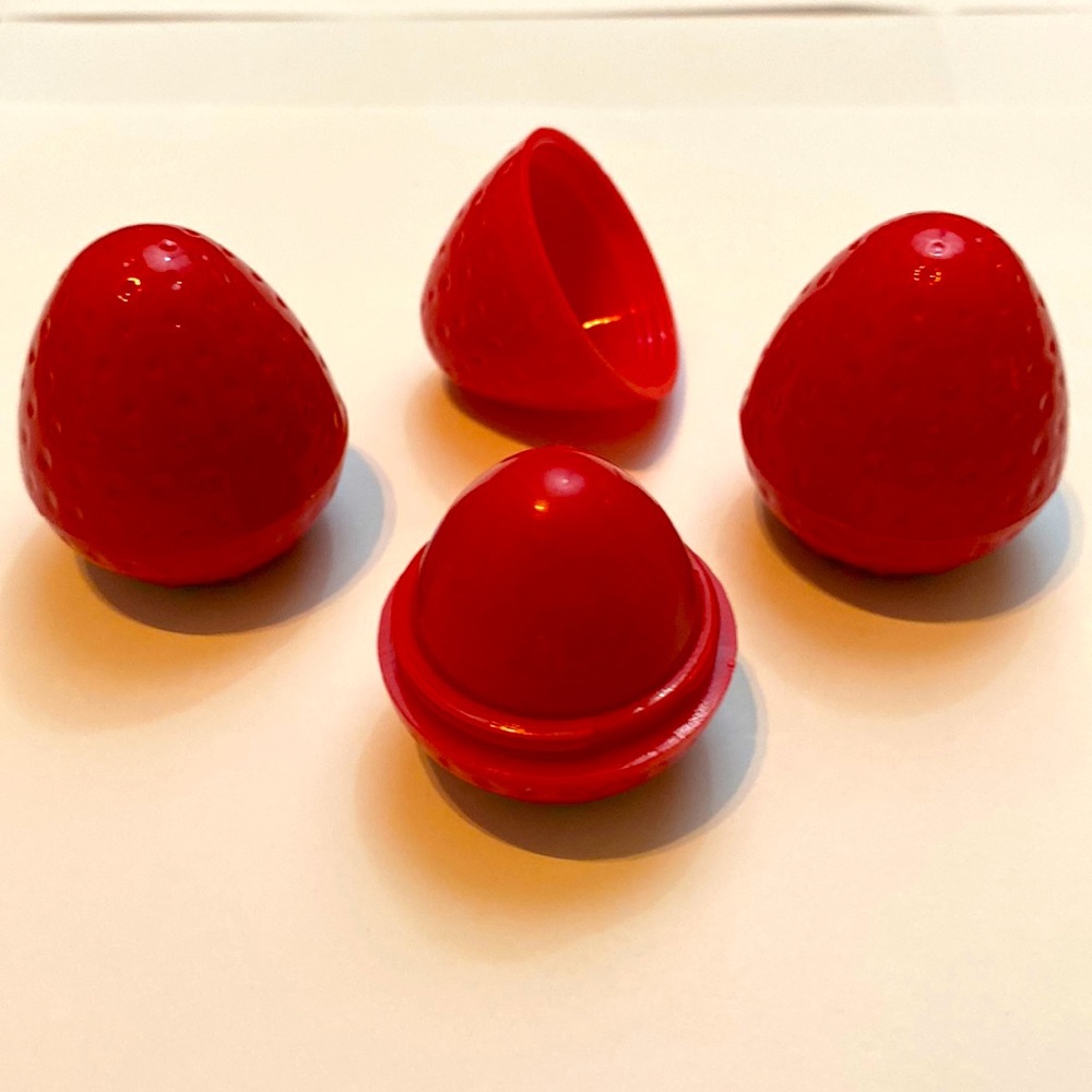 ROMANTIC LIP BALM AROMA A STRAWBERRY 🍓🍓🍓🍓💄 soft pink hue